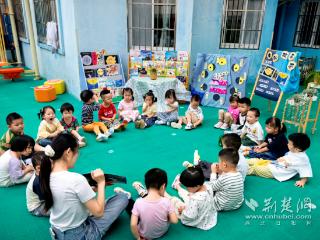 为月亮穿新衣，为祖国绘长卷 双节活动童趣与情怀满格