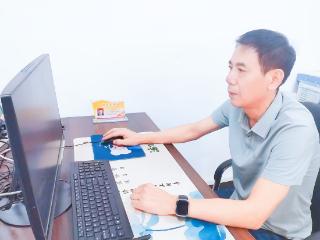 经纬人生：平凡中践初心