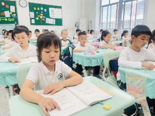 “上课礼”大比拼！规范礼仪育墨小新苗