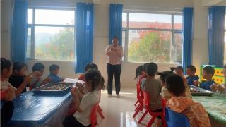 中秋“童”乐 巧手做月饼 ——夏蔚镇中心幼儿园上位分园开展中秋节系列活动