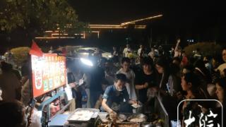 江西“鸡排哥”谈打算：国庆假期后不准备休息，每天就是这种工作状态