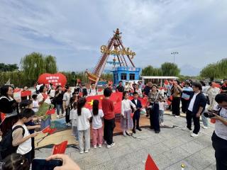每日百场演艺、NPC零距离互动 游客在泰山石敢当景区“邂逅”百戏狂欢