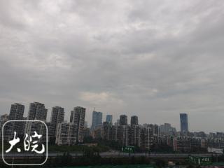 出门记得带伞！安徽大部有阵雨或雷雨，北部降雨还比较强
