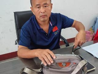 聊城“好的哥”张运领拾金不昧，万余元现金归还八旬失主
