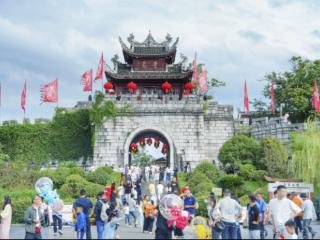 青岩古镇“状元的路”沉浸式文旅产品国庆首演 引爆古镇文化体验新热潮