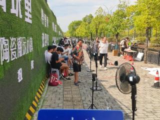 景德镇“鸡排哥”：在平凡岗位上做平凡的事，并非刻意追逐流量