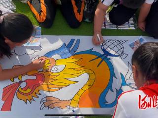 青龙满族自治县第三实验小学开展百人绘画迎国庆活动