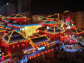 “夜游体验直接拉满！” 竹溪武陵不夜城凭非遗实力圈粉