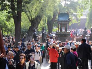 晋祠博物馆人潮涌动