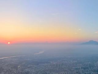 组图丨航拍天柱山与日落同框美如画