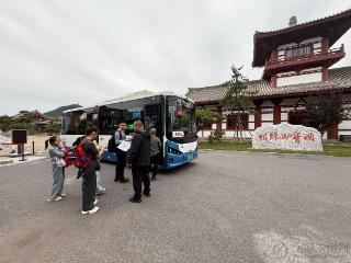 青春志愿红 服务情更浓