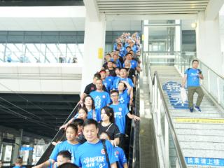 假期“赣超”战火再燃 跟着专列跨城狂欢