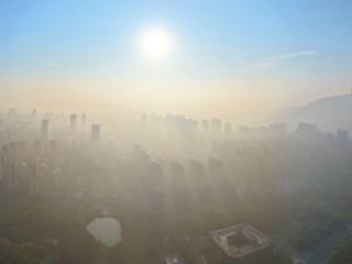 合肥：晨雾飘渺似画卷（组图）