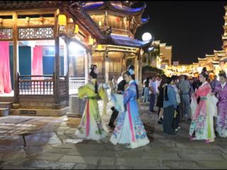 咱村的新鲜事丨艺术赋能文旅融合 铜陵犁桥水镇吹来“青春风”