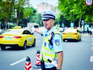 “这是我在中山陵景区度过的第十六个国庆长假”