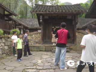 播州区：红色文旅掀起假日热潮 八方游客纷至沓来