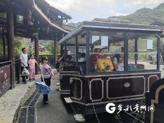 汇川：“双节”期间，海龙屯上欢乐活动多