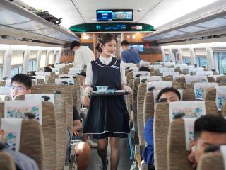 国庆中秋假期返程高峰到来 10月7日长三角铁路预计发送旅客358万人次