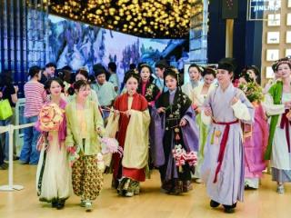 青春华章 | 长江路“文博之夜”点亮“夜金陵”