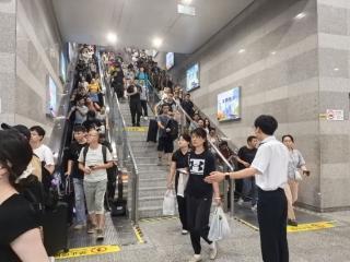 10月8日返程客流最高峰到来，长三角铁路预计发送旅客370万人次