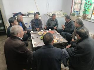 济南市莱芜区牛泉镇贺小庄村幸福大院：中秋佳节暖意浓 老人共庆团圆节