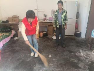 双节送温暖 情系夕阳红——济南市莱芜区牛泉镇贺小庄志愿服务队开展志愿服务活动