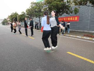 山东能源柴里煤矿跳绳比赛燃爆了！这些高手秒变“人形弹簧”