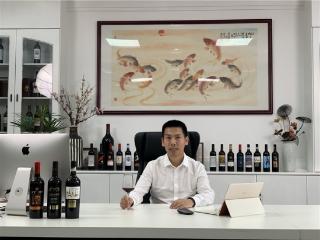 云仓酒庄双节献礼：品质美酒庆团圆，共赏佳节好时光