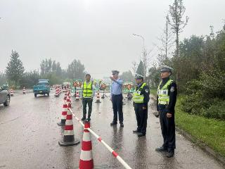 聊城市东昌府区交通管理大队全力护航平安返程路