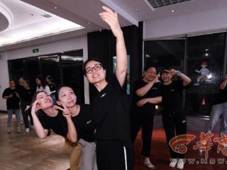 “白天上班 晚上学艺”成潮流 陕西各级工会依托职工夜校解锁职工成长新“夜”态