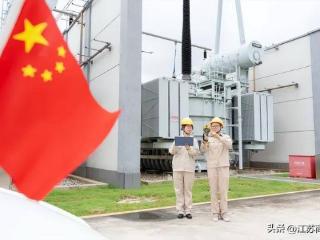 “双节”同庆 电力守护
