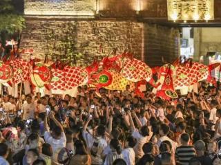 歙县徽州古城跻身全国热门景区，成年轻人“奔县”重要目的地