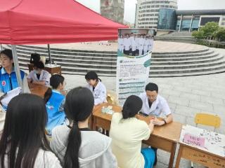 烟台市中医医院走进烟台职业学院开展中医药健康义诊活动