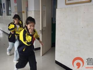 练学消防，安全记心上——枣庄市市中区永安镇遗棠小学开展消防应急演练活动