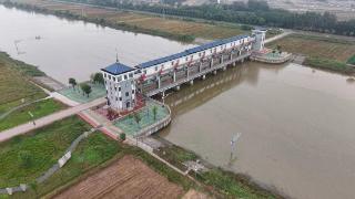 “一降三排”调度水利工程，德州全力加速河道排涝保障秋收秋种(图1)