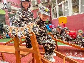 华苑幼儿园师幼爱国爱家共传承