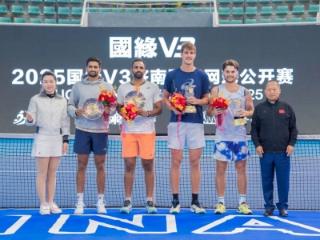 首冠落定！雷诺兹/瓦特问鼎2025国缘V3济南国际网球公开赛男双冠军