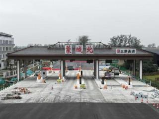 五蒙高速路面工程基本完工