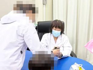 孩子得白癜风，济南哪个医院好丨邢嬛教授会诊结束，患者好评如潮