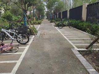 排查隐患 全民行动丨华商报报道后 小区车棚遗留金属框架已拆除