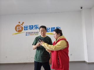 “认证服务我在岗，社保服务有温度” 上高街道学苑社区开展科普养老认证服务