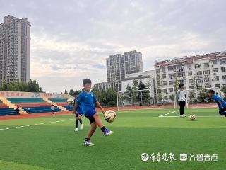 校园足球蔚然成风，日照市东港区让更多孩子绿茵逐梦