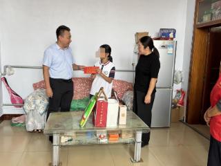 无棣县埕口镇组织开展“与企童行”为困境女童送温暖活动