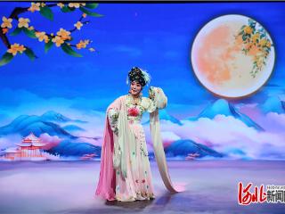 秦腔名家齐爱云献艺《中华有好戏》 十尺水袖演绎秦风戏韵