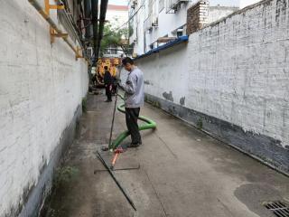 网格员协调解难题 管道疏通暖民心