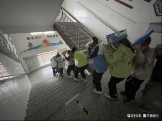 以教促防 以练筑安—广平镇麻庄小学举办防震减灾应急演练活动