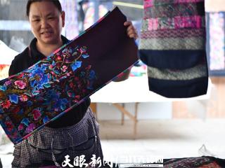 “绣里淘”非遗新生记二｜苗绣夫妇40年坚守，带出上千学徒