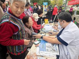 三河：党建联盟聚合力 公益市集暖民心