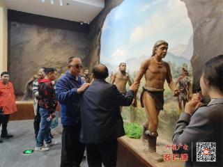 房县博物馆：以无障碍服务让文物“活”进视障者心中