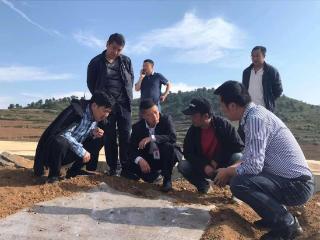 扎根乌蒙山深处 发扬农信“挎包”精神——记威宁县石门乡驻村干部黄胜